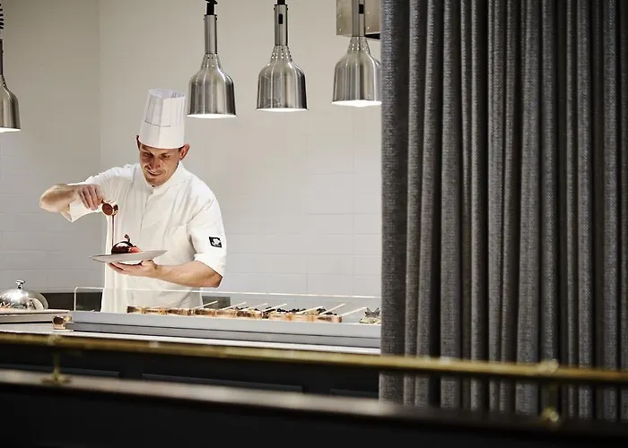 Citywest Отель 4*