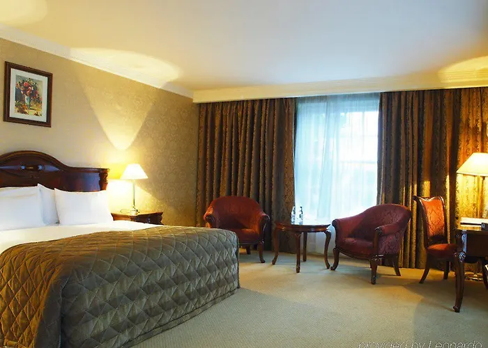 Отель Citywest 4*